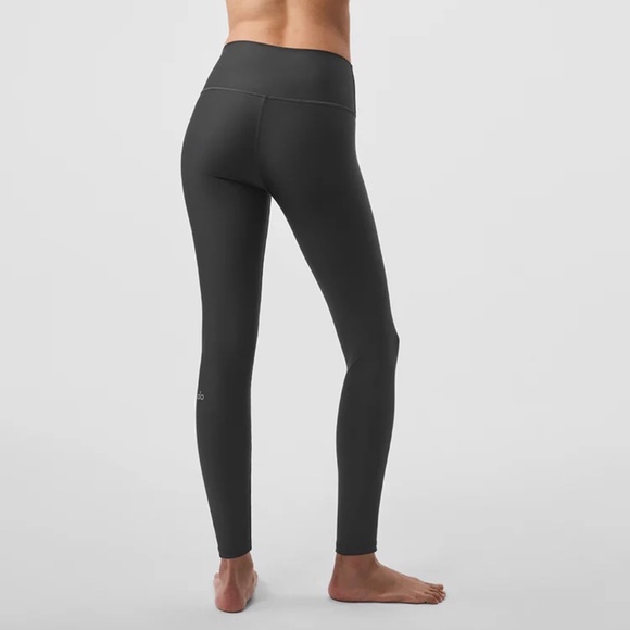 ALO Yoga Pants - Alo Airlift 7/8 Leggings in Anthracite, Size Large - Like New, Tags Removed